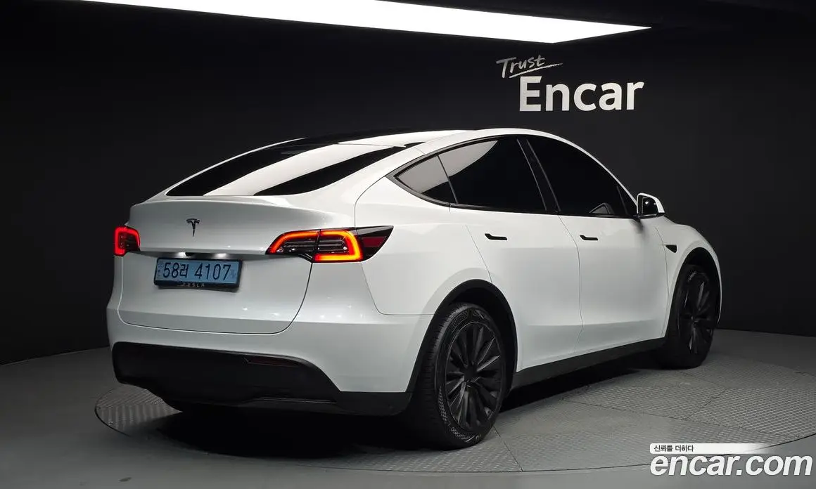 Tesla Model Y 2024 0.2 автомат (гидро), фото 2 Tesla Model Y 2024 0.2 автомат (гидро), фото 2