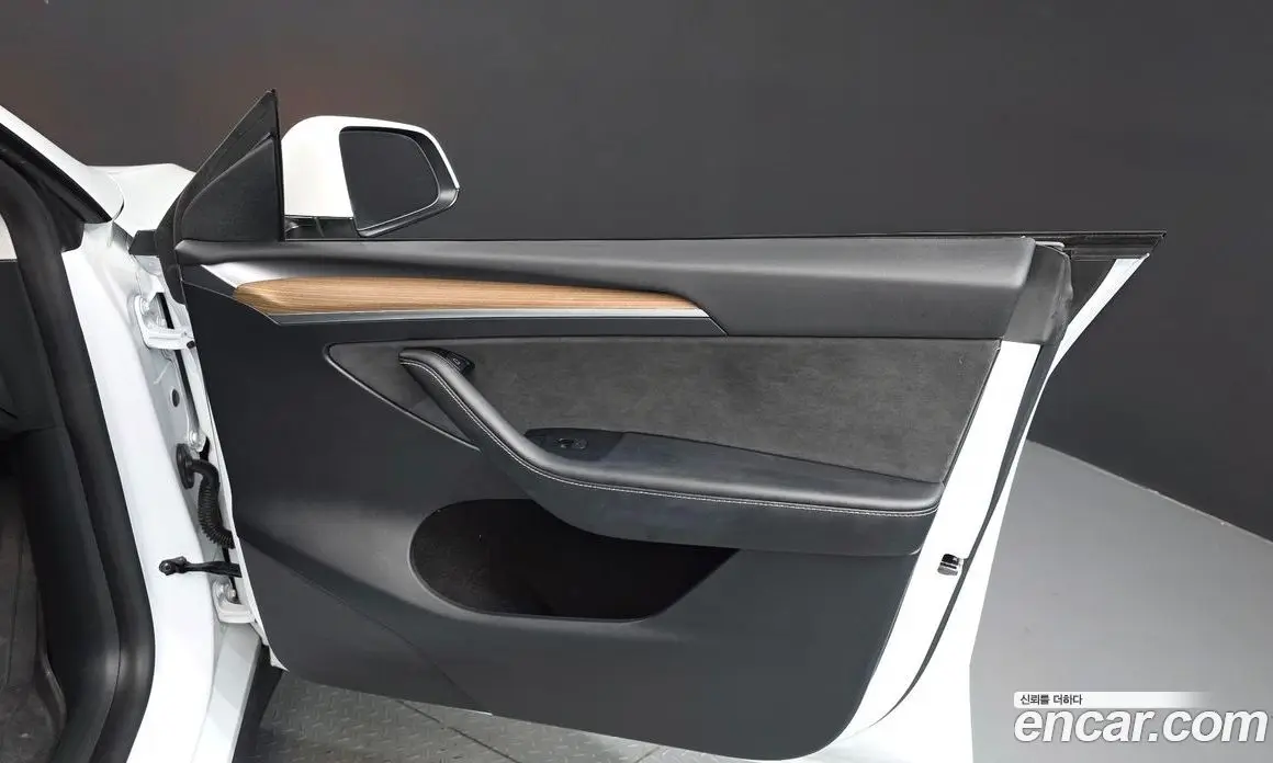 Tesla Model Y 2024 0.2 автомат (гидро), фото 14 Tesla Model Y 2024 0.2 автомат (гидро), фото 14