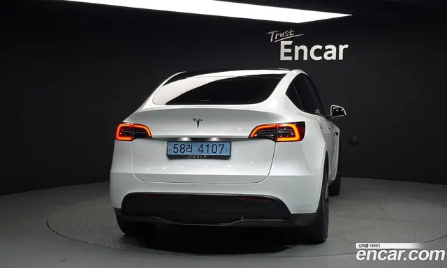 Tesla Model Y 2024 0.2 автомат (гидро), миниатюра 4 Tesla Model Y 2024 0.2 автомат (гидро), миниатюра 4