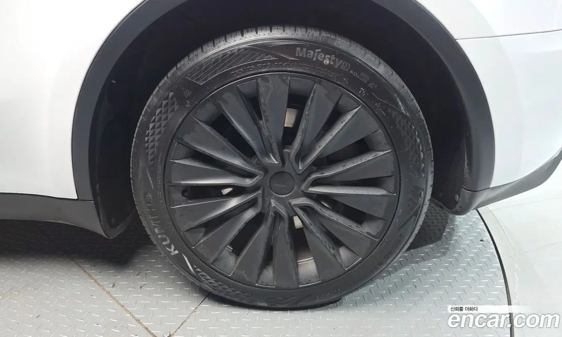 Tesla Model Y 2024 0.2 автомат (гидро), фото 5 Tesla Model Y 2024 0.2 автомат (гидро), фото 5