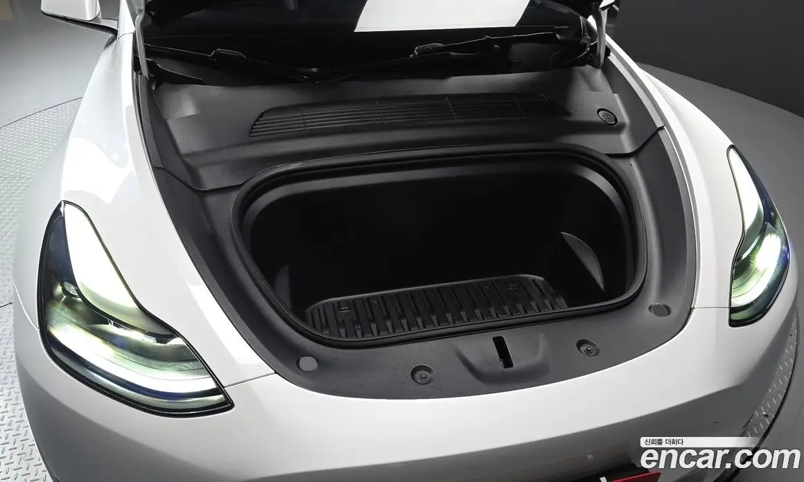 Tesla Model Y 2024 0.2 автомат (гидро), фото 6 Tesla Model Y 2024 0.2 автомат (гидро), фото 6