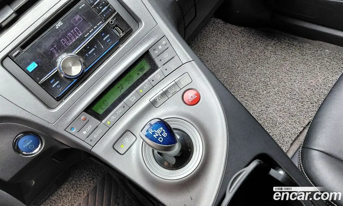 Toyota Prius 2014 1.8 автомат (гидро), фото 12 Toyota Prius 2014 1.8 автомат (гидро), фото 12