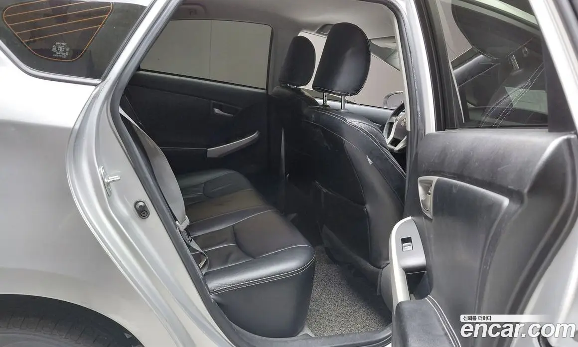 Toyota Prius 2014 1.8 автомат (гидро), фото 17 Toyota Prius 2014 1.8 автомат (гидро), фото 17