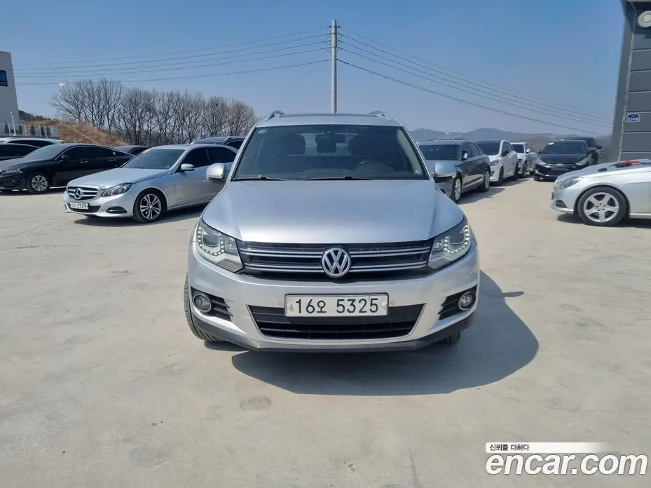 Volkswagen Tiguan 2013 2.0 автомат (гидро), фото 1 Volkswagen Tiguan 2013 2.0 автомат (гидро), фото 1