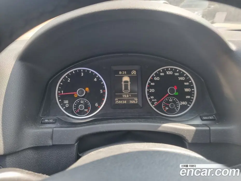 Volkswagen Tiguan 2013 2.0 автомат (гидро), фото 15 Volkswagen Tiguan 2013 2.0 автомат (гидро), фото 15