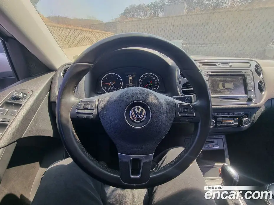 Volkswagen Tiguan 2013 2.0 автомат (гидро), фото 16 Volkswagen Tiguan 2013 2.0 автомат (гидро), фото 16
