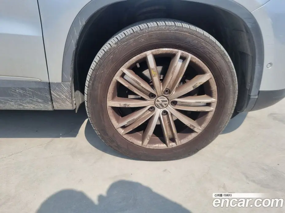 Volkswagen Tiguan 2013 2.0 автомат (гидро), фото 6 Volkswagen Tiguan 2013 2.0 автомат (гидро), фото 6