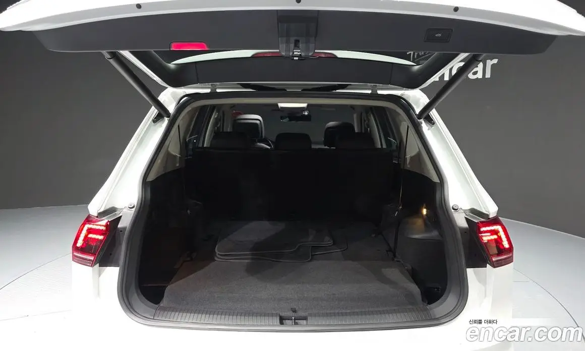 Volkswagen Tiguan 2020 2.0 автомат (гидро), фото 20 Volkswagen Tiguan 2020 2.0 автомат (гидро), фото 20