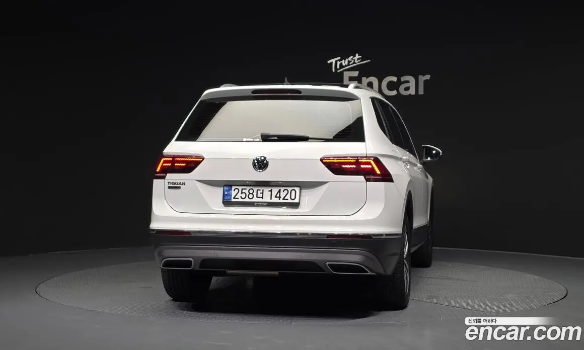 Volkswagen Tiguan 2020 2.0 автомат (гидро), фото 4 Volkswagen Tiguan 2020 2.0 автомат (гидро), фото 4