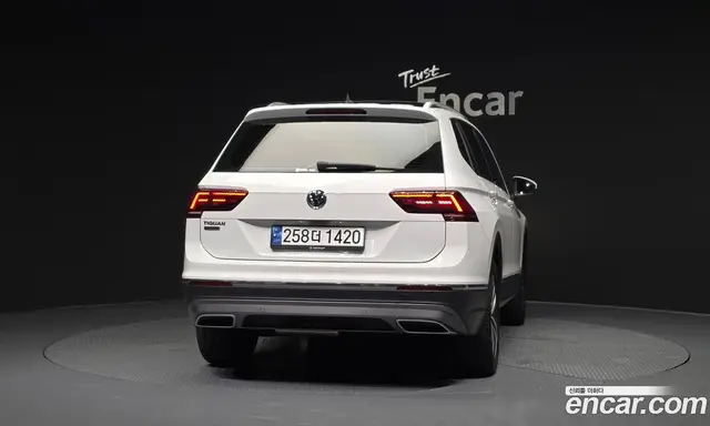 Volkswagen Tiguan 2020 2.0 автомат (гидро), миниатюра 4 Volkswagen Tiguan 2020 2.0 автомат (гидро), миниатюра 4