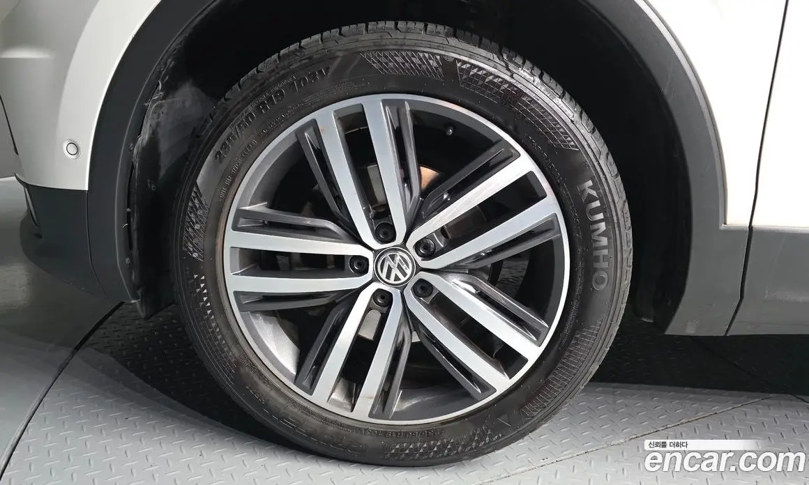 Volkswagen Tiguan 2020 2.0 автомат (гидро), фото 5 Volkswagen Tiguan 2020 2.0 автомат (гидро), фото 5