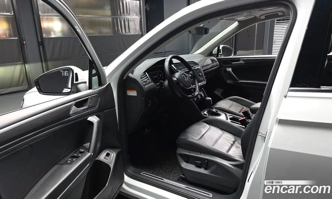 Volkswagen Tiguan 2020 2.0 автомат (гидро), фото 10 Volkswagen Tiguan 2020 2.0 автомат (гидро), фото 10