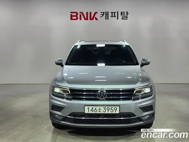 Volkswagen Tiguan 2020 2.0 автомат (гидро), миниатюра 1 Volkswagen Tiguan 2020 2.0 автомат (гидро), миниатюра 1