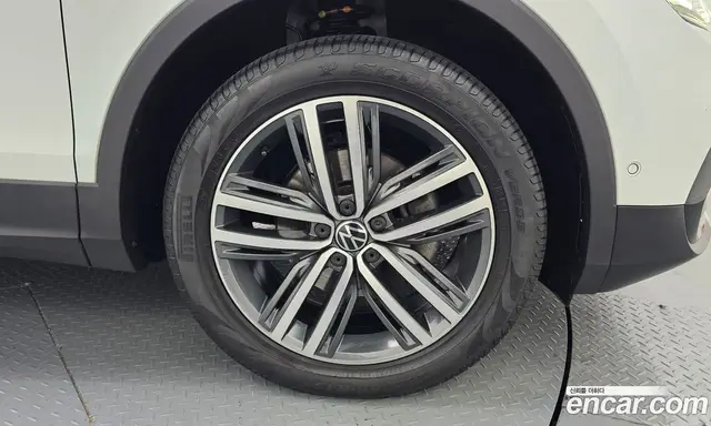 Volkswagen Tiguan 2023 2.0 автомат (гидро), миниатюра 7 Volkswagen Tiguan 2023 2.0 автомат (гидро), миниатюра 7
