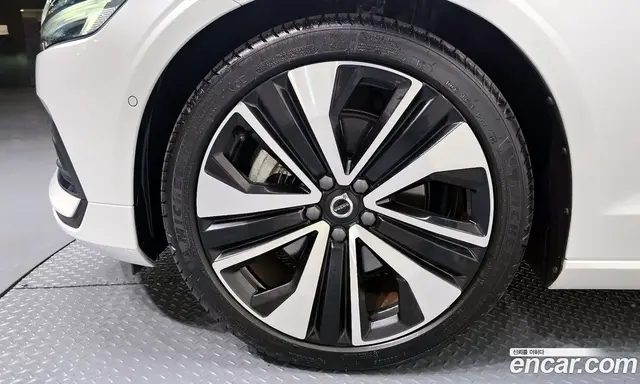 Volvo S60 2023 2.0 автомат (гидро), миниатюра 5