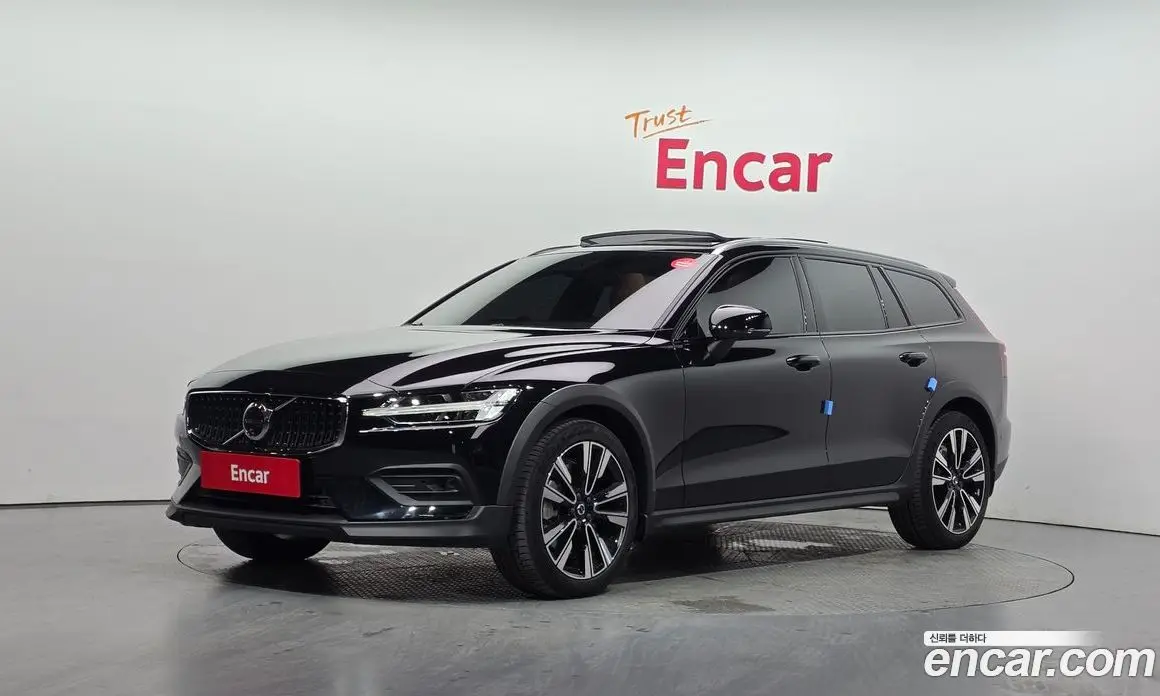 Volvo V60 2024 2.0 автомат (гидро), фото 1 Volvo V60 2024 2.0 автомат (гидро), фото 1