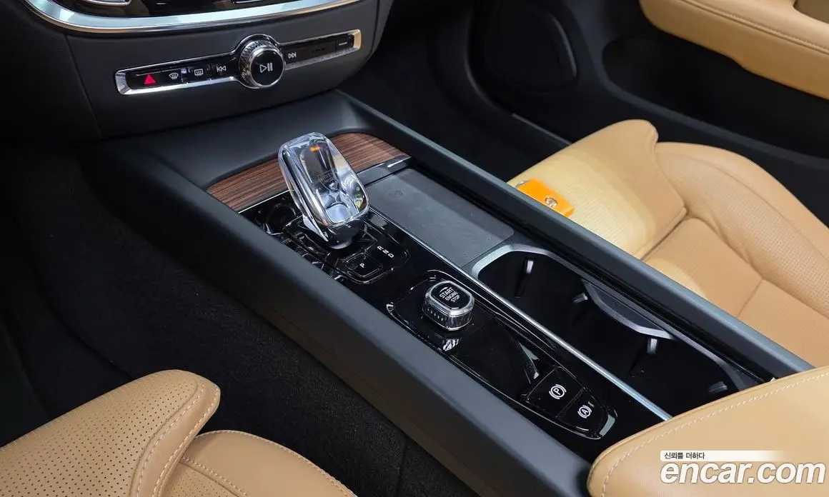 Volvo V60 2024 2.0 автомат (гидро), фото 12 Volvo V60 2024 2.0 автомат (гидро), фото 12
