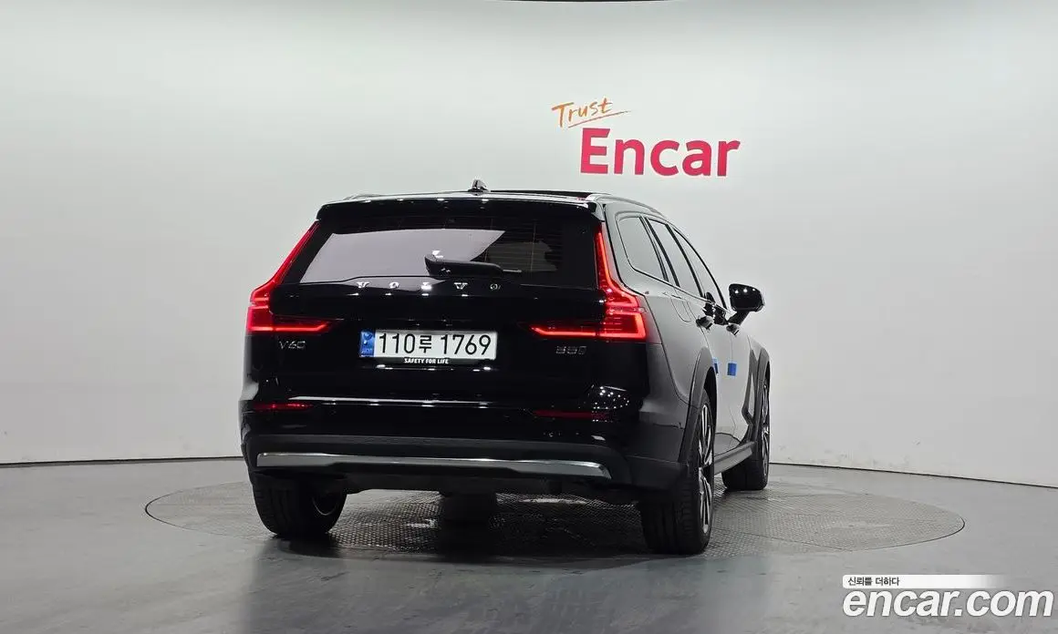 Volvo V60 2024 2.0 автомат (гидро), фото 4 Volvo V60 2024 2.0 автомат (гидро), фото 4