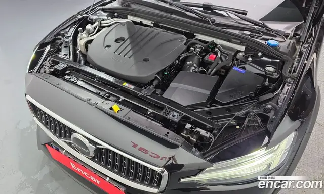 Volvo V60 2024 2.0 автомат (гидро), миниатюра 6 Volvo V60 2024 2.0 автомат (гидро), миниатюра 6