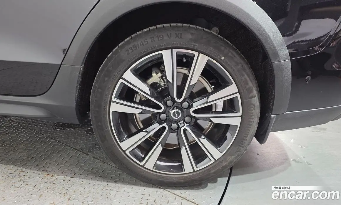 Volvo V60 2024 2.0 автомат (гидро), фото 7 Volvo V60 2024 2.0 автомат (гидро), фото 7
