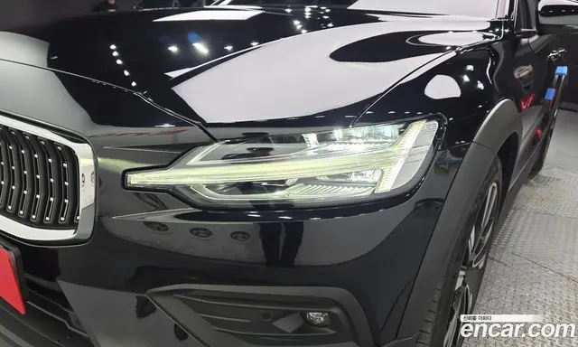 Volvo V60 2024 2.0 автомат (гидро), миниатюра 8 Volvo V60 2024 2.0 автомат (гидро), миниатюра 8