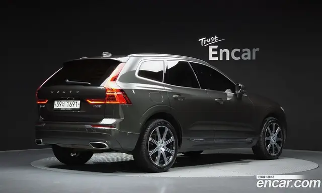 Volvo XC60 2018 2.0 автомат (гидро), миниатюра 2 Volvo XC60 2018 2.0 автомат (гидро), миниатюра 2