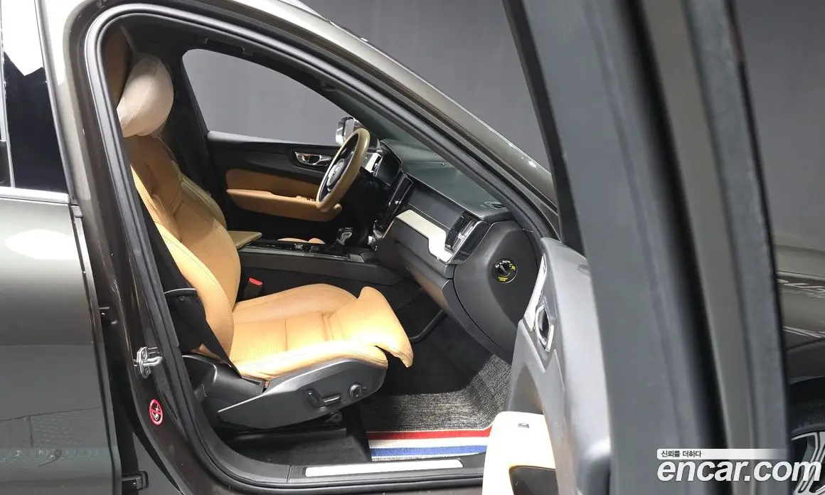 Volvo XC60 2018 2.0 автомат (гидро), фото 11 Volvo XC60 2018 2.0 автомат (гидро), фото 11