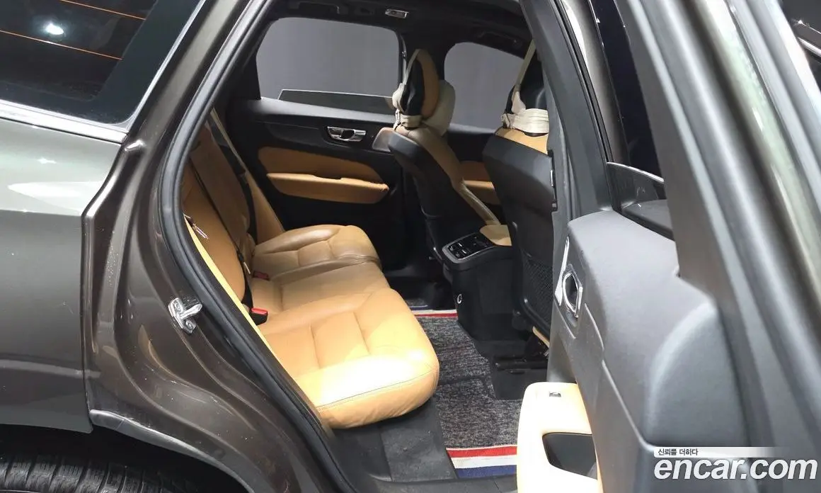 Volvo XC60 2018 2.0 автомат (гидро), фото 12 Volvo XC60 2018 2.0 автомат (гидро), фото 12
