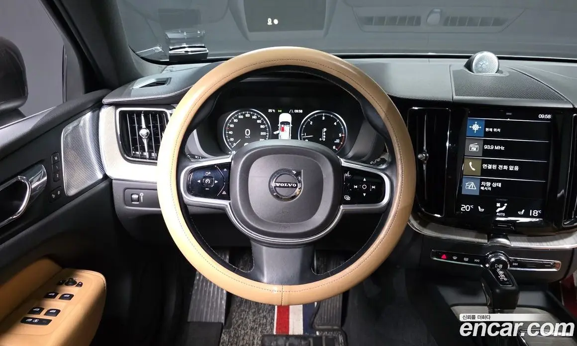 Volvo XC60 2018 2.0 автомат (гидро), фото 13 Volvo XC60 2018 2.0 автомат (гидро), фото 13