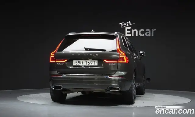 Volvo XC60 2018 2.0 автомат (гидро), миниатюра 4 Volvo XC60 2018 2.0 автомат (гидро), миниатюра 4