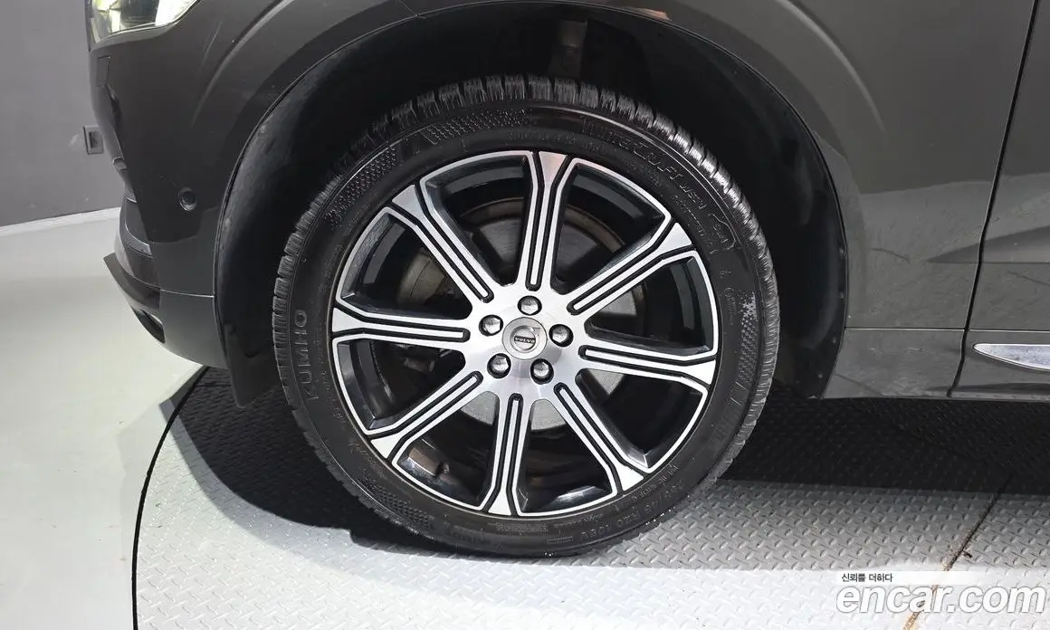 Volvo XC60 2018 2.0 автомат (гидро), фото 5 Volvo XC60 2018 2.0 автомат (гидро), фото 5