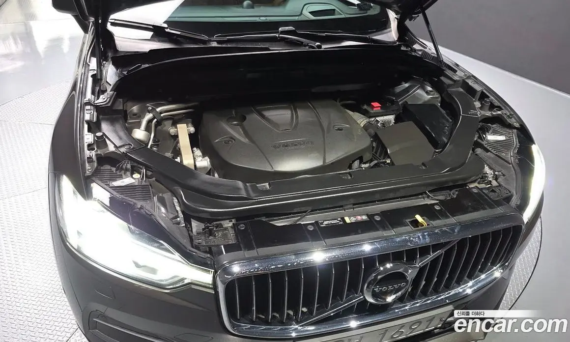 Volvo XC60 2018 2.0 автомат (гидро), фото 6 Volvo XC60 2018 2.0 автомат (гидро), фото 6