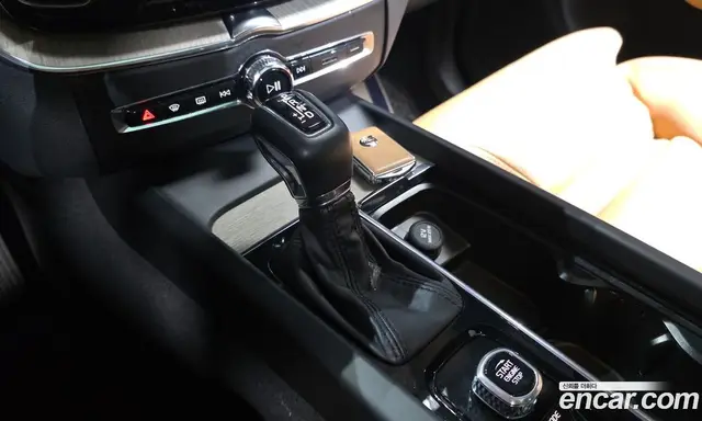Volvo XC60 2018 2.0 автомат (гидро), миниатюра 9 Volvo XC60 2018 2.0 автомат (гидро), миниатюра 9