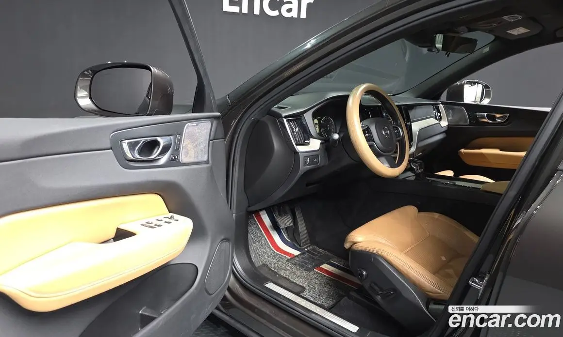 Volvo XC60 2018 2.0 автомат (гидро), фото 10 Volvo XC60 2018 2.0 автомат (гидро), фото 10