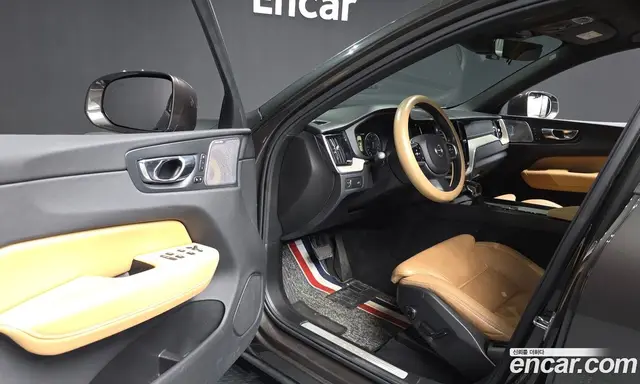 Volvo XC60 2018 2.0 автомат (гидро), миниатюра 10 Volvo XC60 2018 2.0 автомат (гидро), миниатюра 10