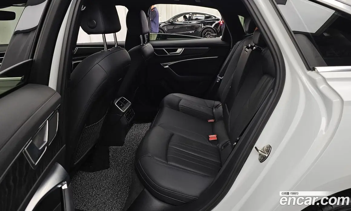 Audi A6 2022 2.0 автомат (гидро), фото 16