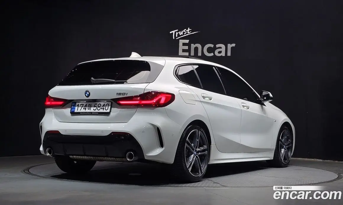 BMW 1 серия 2021 2.0 автомат (гидро), фото 2 BMW 1 серия 2021 2.0 автомат (гидро), фото 2