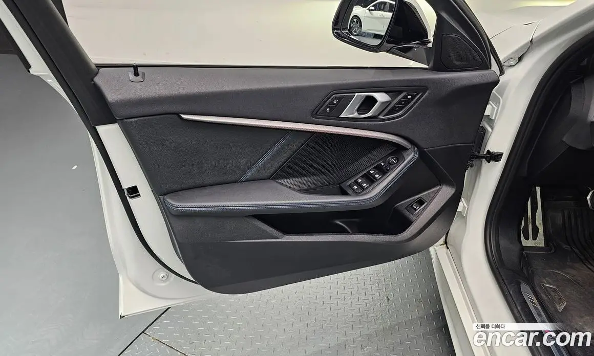 BMW 1 серия 2024 2.0 автомат (гидро), фото 14 BMW 1 серия 2024 2.0 автомат (гидро), фото 14