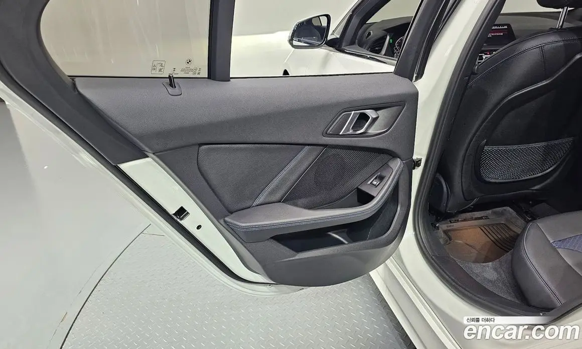 BMW 1 серия 2024 2.0 автомат (гидро), фото 15 BMW 1 серия 2024 2.0 автомат (гидро), фото 15
