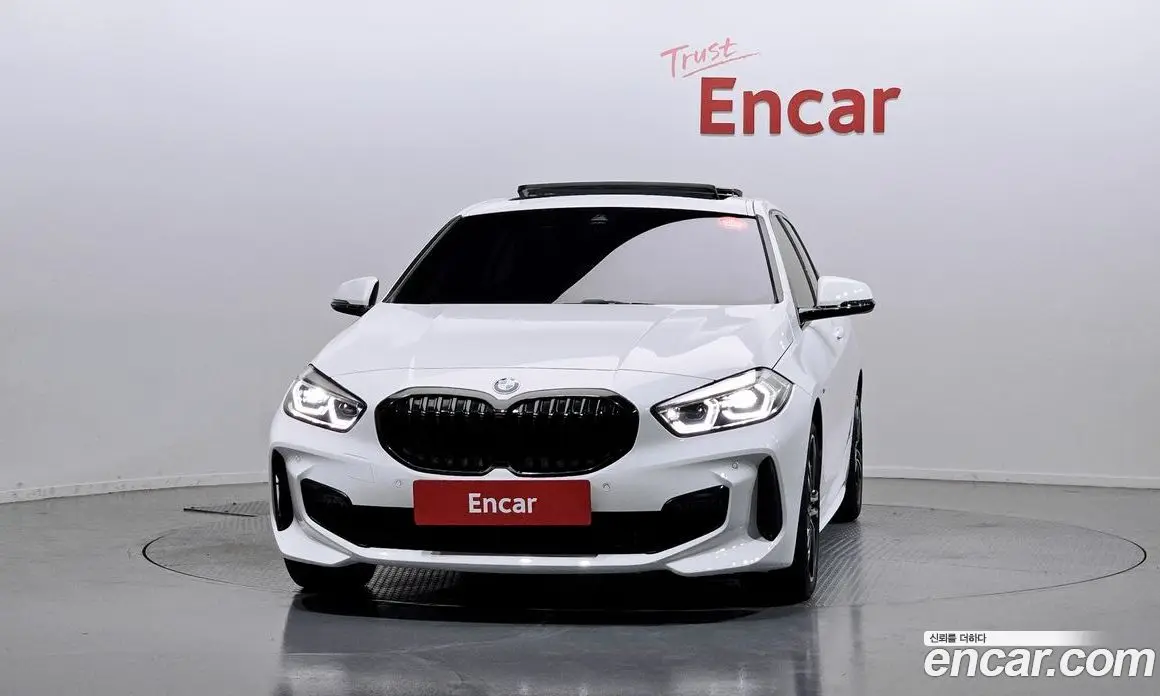 BMW 1 серия 2024 2.0 автомат (гидро), фото 3 BMW 1 серия 2024 2.0 автомат (гидро), фото 3