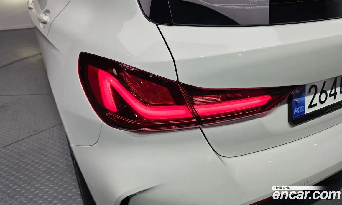 BMW 1 серия 2024 2.0 автомат (гидро), фото 9 BMW 1 серия 2024 2.0 автомат (гидро), фото 9