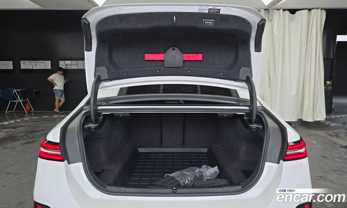 BMW 5 серия 2025 2.0 автомат (гидро), фото 20 BMW 5 серия 2025 2.0 автомат (гидро), фото 20