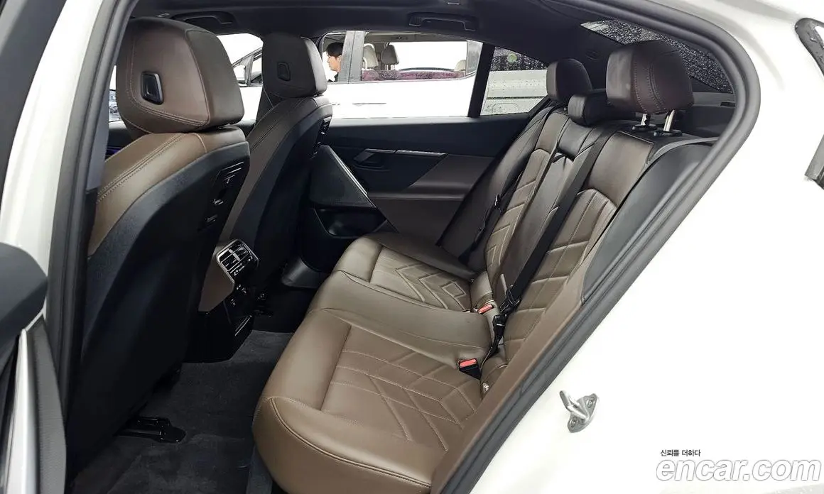 BMW 5 серия 2025 2.0 автомат (гидро), фото 16 BMW 5 серия 2025 2.0 автомат (гидро), фото 16