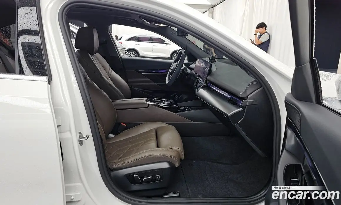 BMW 5 серия 2025 2.0 автомат (гидро), фото 17 BMW 5 серия 2025 2.0 автомат (гидро), фото 17