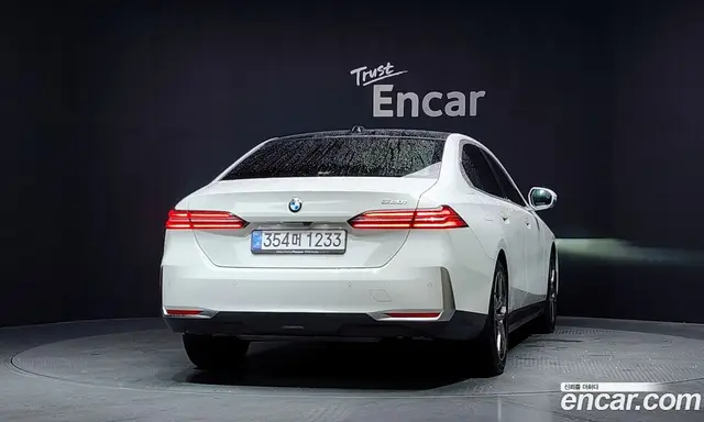 BMW 5 серия 2025 2.0 автомат (гидро), миниатюра 4 BMW 5 серия 2025 2.0 автомат (гидро), миниатюра 4