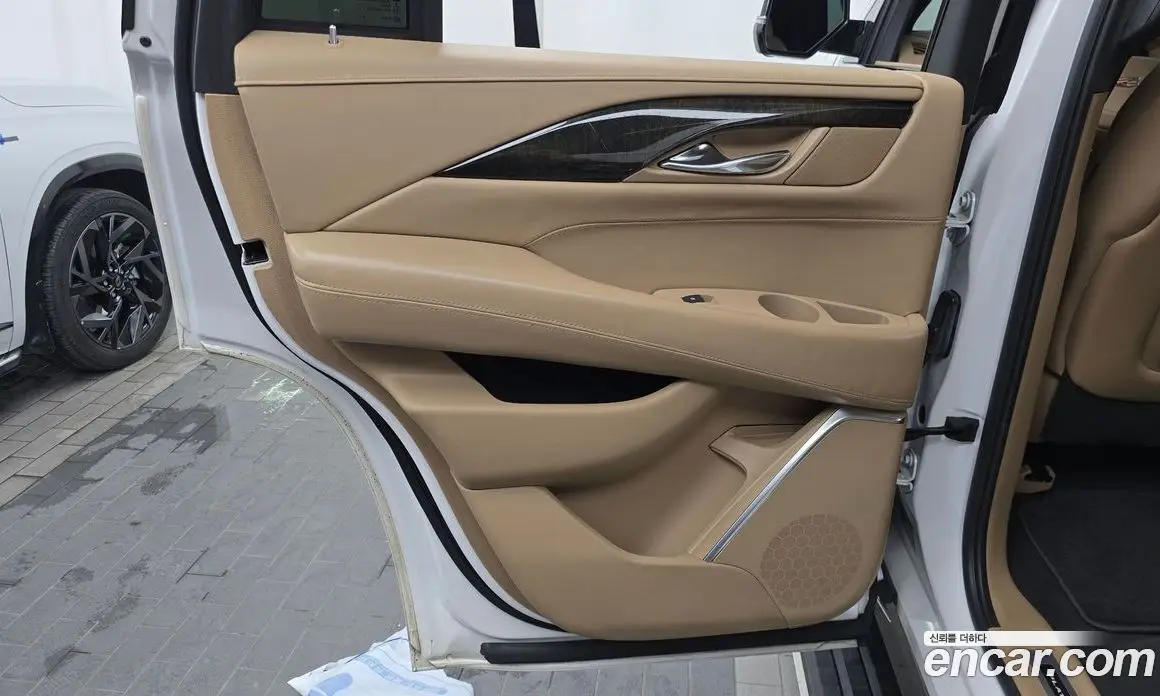 Cadillac Escalade 2019 6.2 автомат (гидро), фото 15 Cadillac Escalade 2019 6.2 автомат (гидро), фото 15