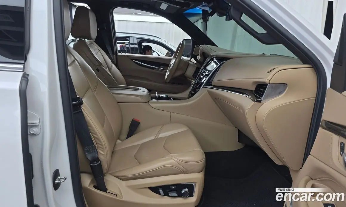 Cadillac Escalade 2019 6.2 автомат (гидро), фото 16 Cadillac Escalade 2019 6.2 автомат (гидро), фото 16