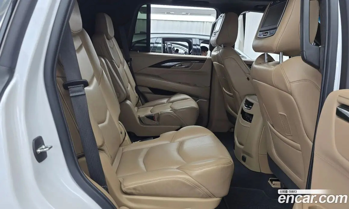 Cadillac Escalade 2019 6.2 автомат (гидро), фото 18 Cadillac Escalade 2019 6.2 автомат (гидро), фото 18