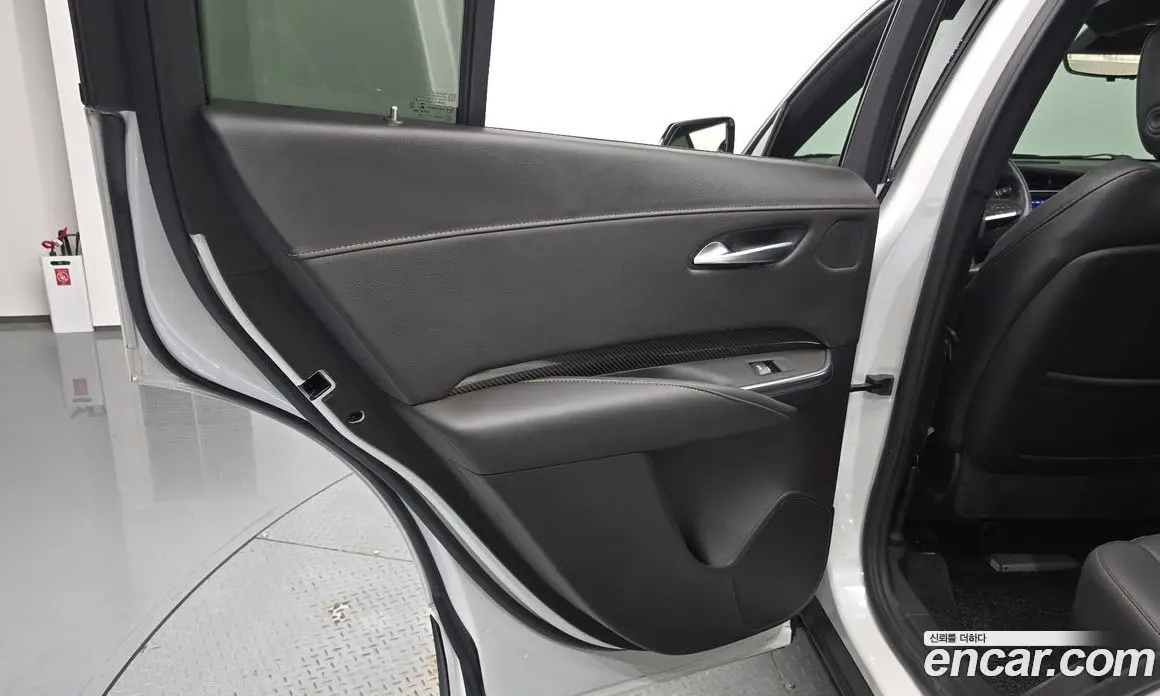 Cadillac XT4 2023 2.0 автомат (гидро), фото 15 Cadillac XT4 2023 2.0 автомат (гидро), фото 15