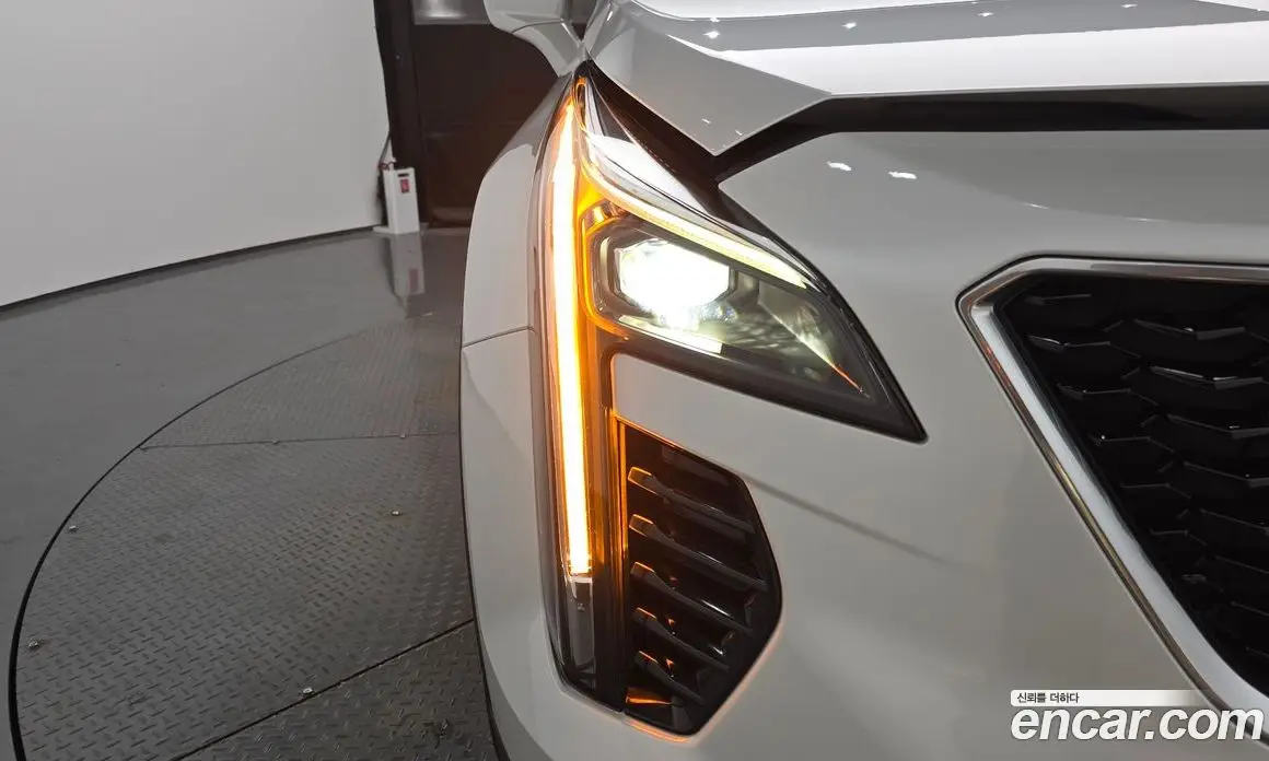 Cadillac XT4 2023 2.0 автомат (гидро), фото 8 Cadillac XT4 2023 2.0 автомат (гидро), фото 8